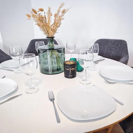 Apartment Grosszuegige Altstadtwohnung Lara Fuer 6 Personen Weissenfels