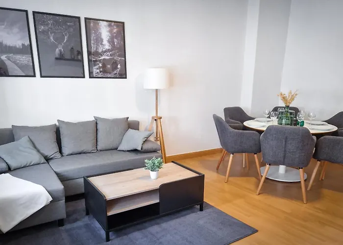 Grosszuegige Altstadtwohnung Lara Fuer 6 Personen Apartmán